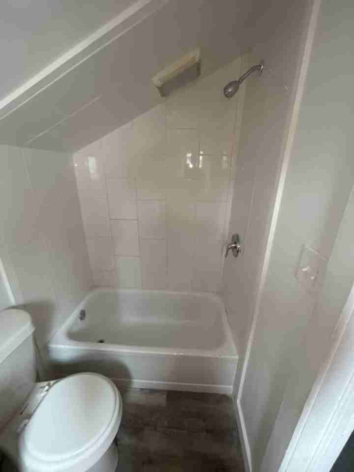 3211 W 116th St - Photo 5 of 41