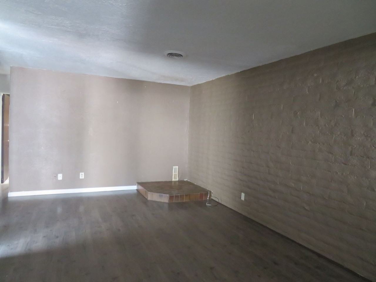 2908 Valle Vis - Photo 2 of 11