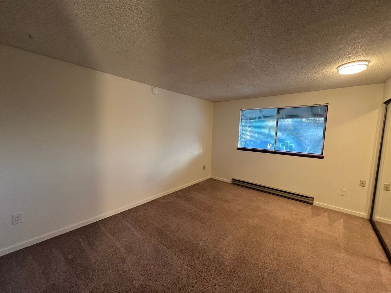 2111 Knox Ave #7 - Photo 5 of 8