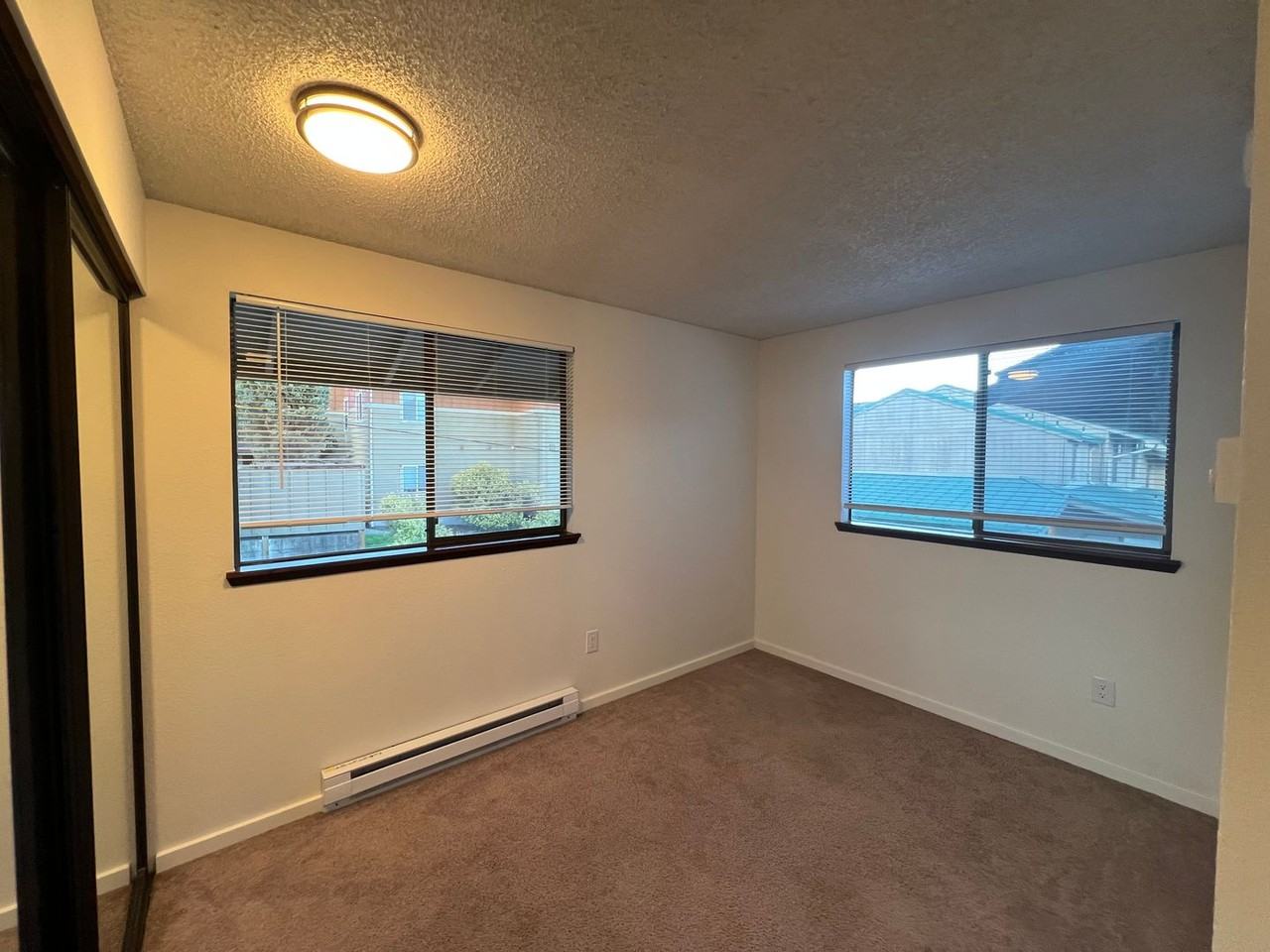 2111 Knox Ave #7 - Photo 7 of 8