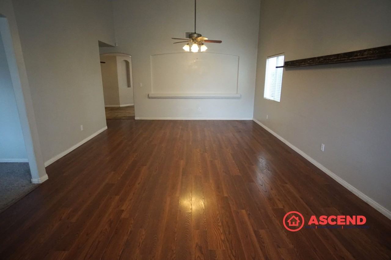 11903 Cherry Valley Ave - Photo 2 of 24