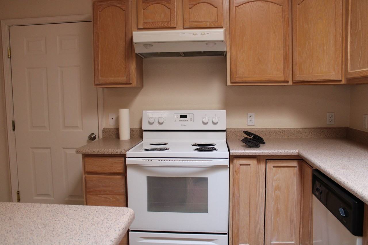 1241 S Espina St - Photo 5 of 13