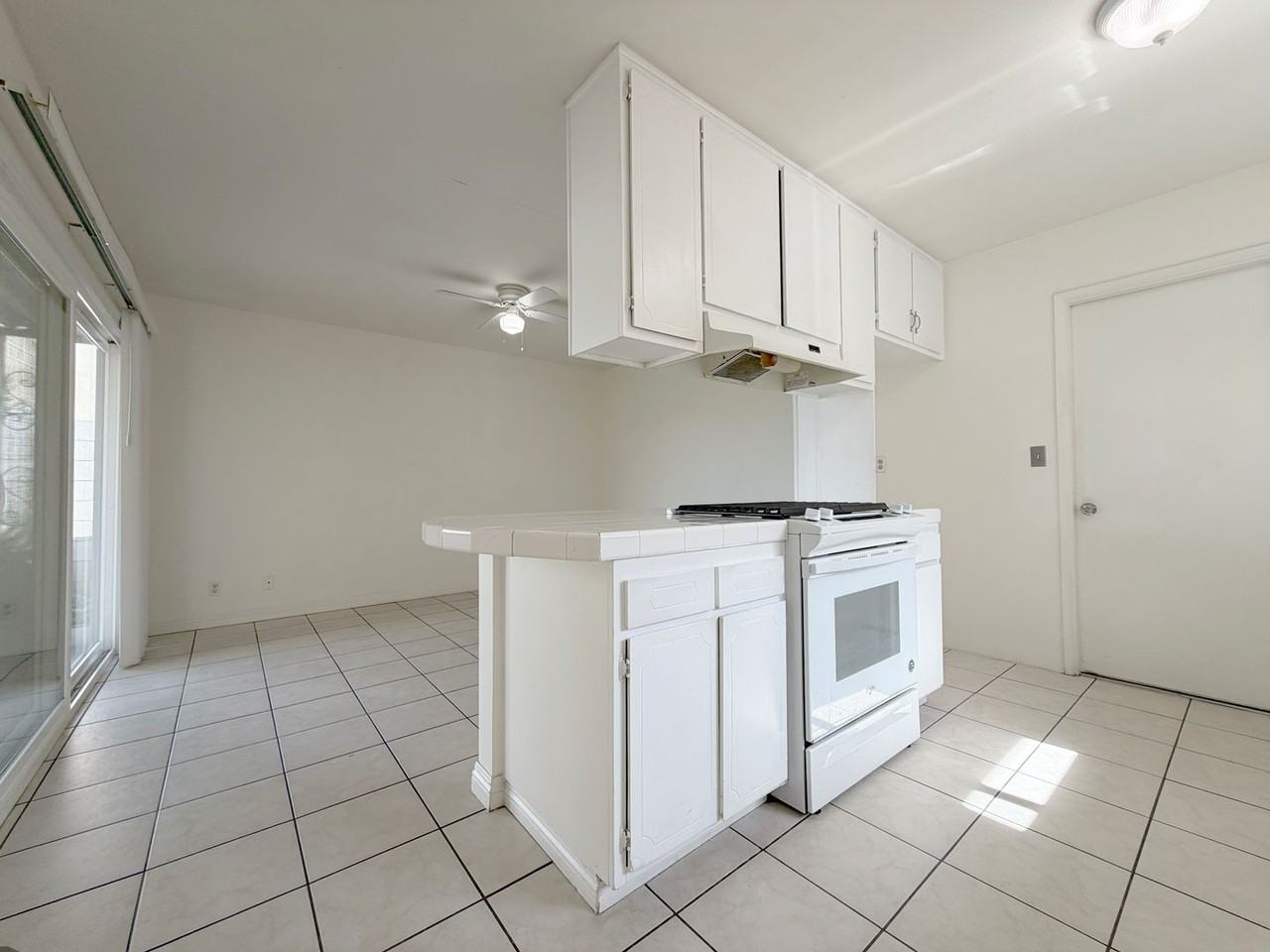 16689 Markham St - Photo 5 of 26