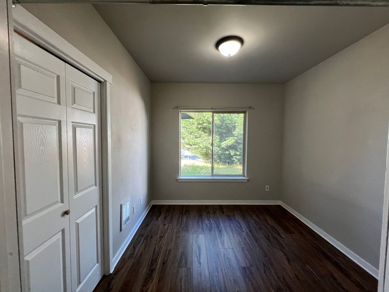 2142 Woburn St - Photo 6 of 17