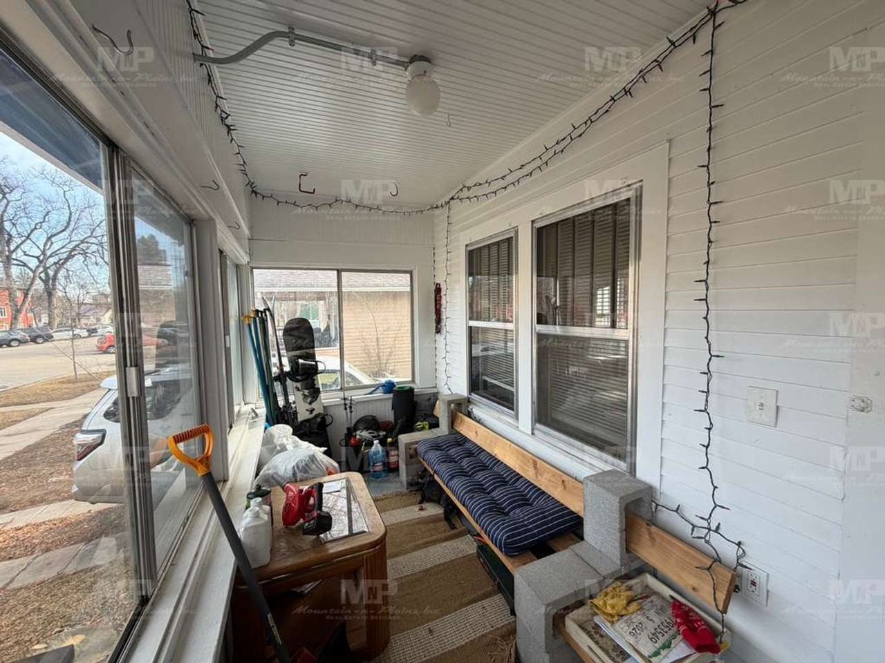 521 W Myrtle St - Photo 2 of 13