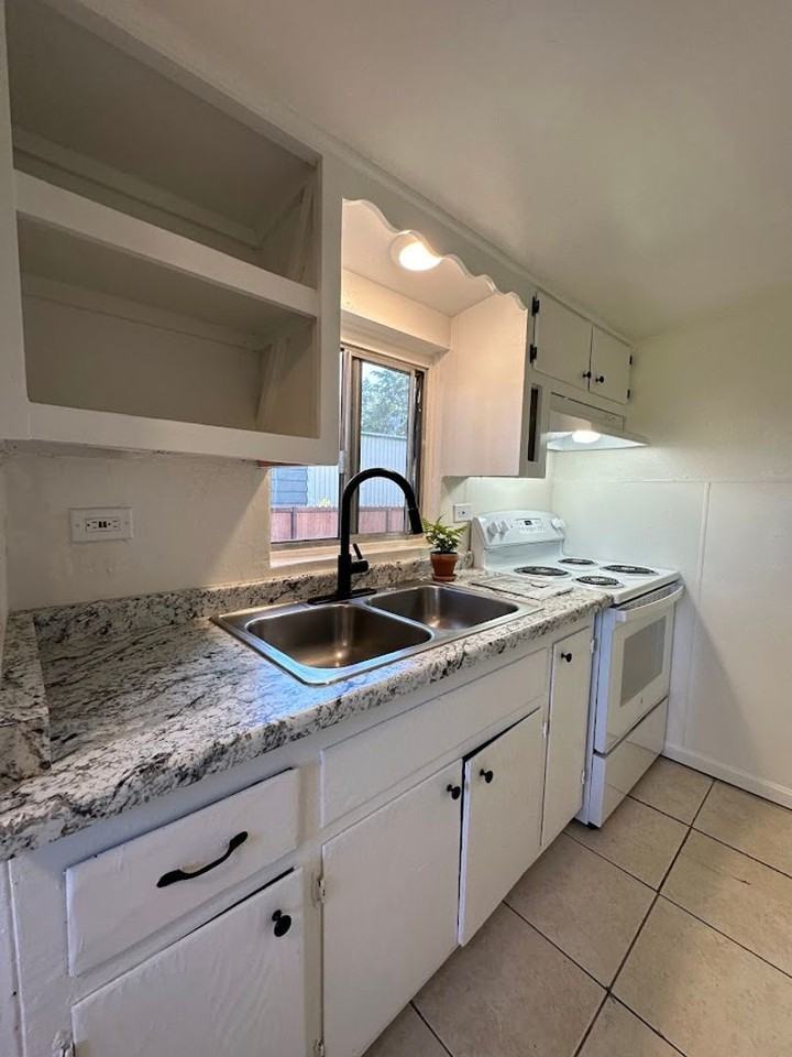 13602 Trinity Ave #13602 - Photo 5 of 50