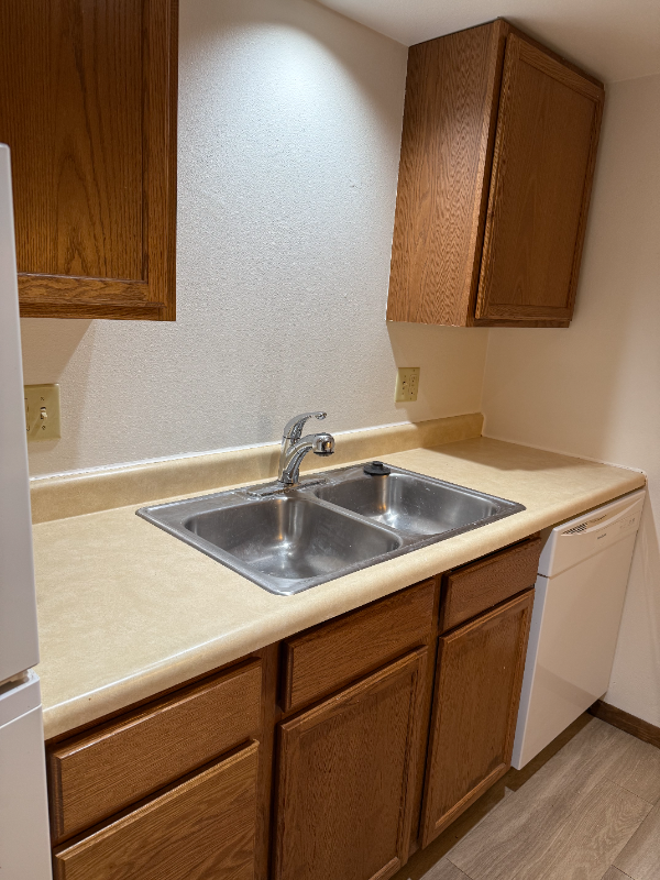 365 Ellis Ave #4 - Photo 6 of 20