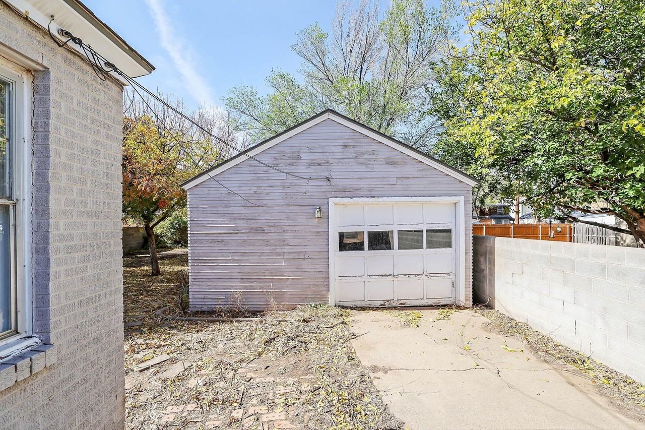 1528 S Lipscomb St - Photo 3 of 24