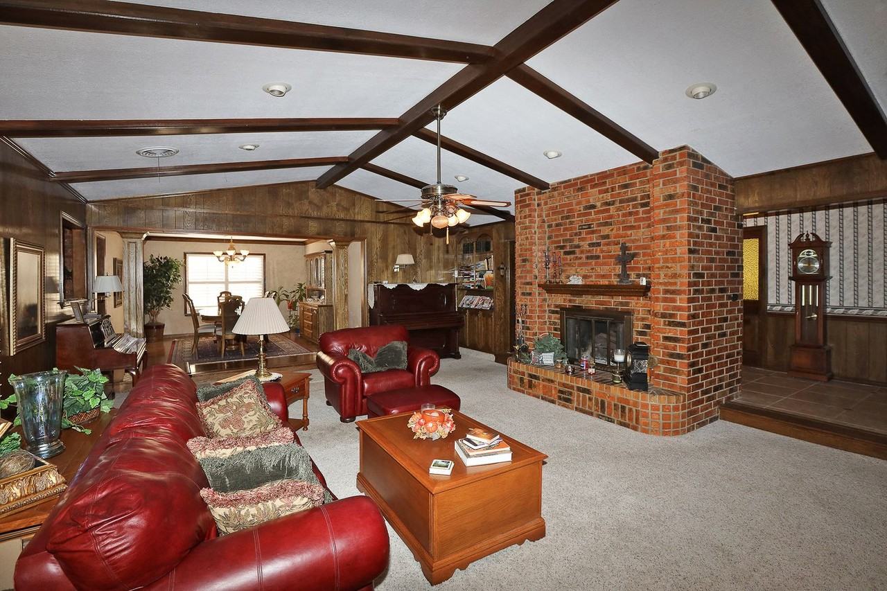 4007 Pinehurst Dr - Photo 3 of 31