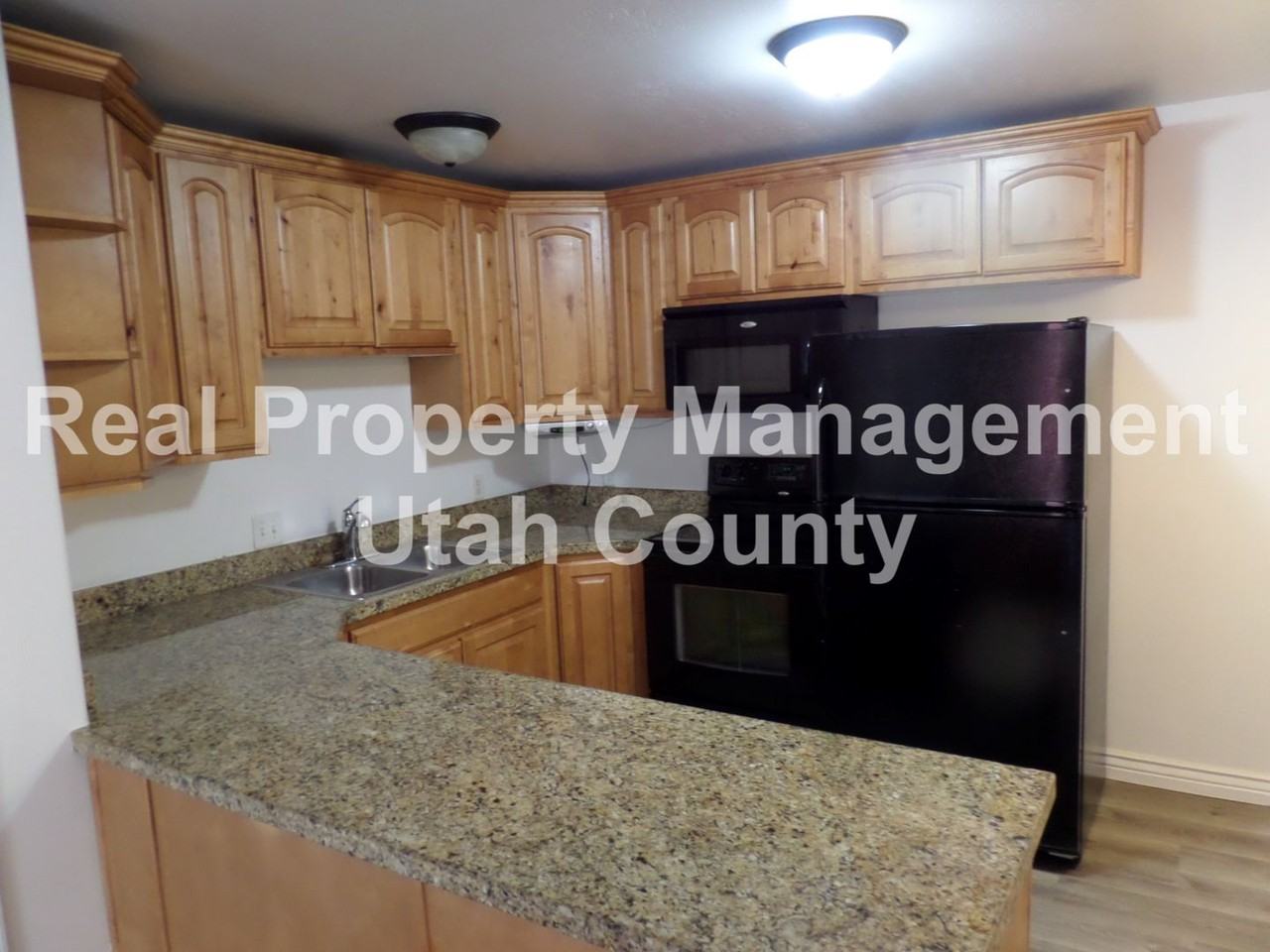 343 S 1000 W - Photo 3 of 23