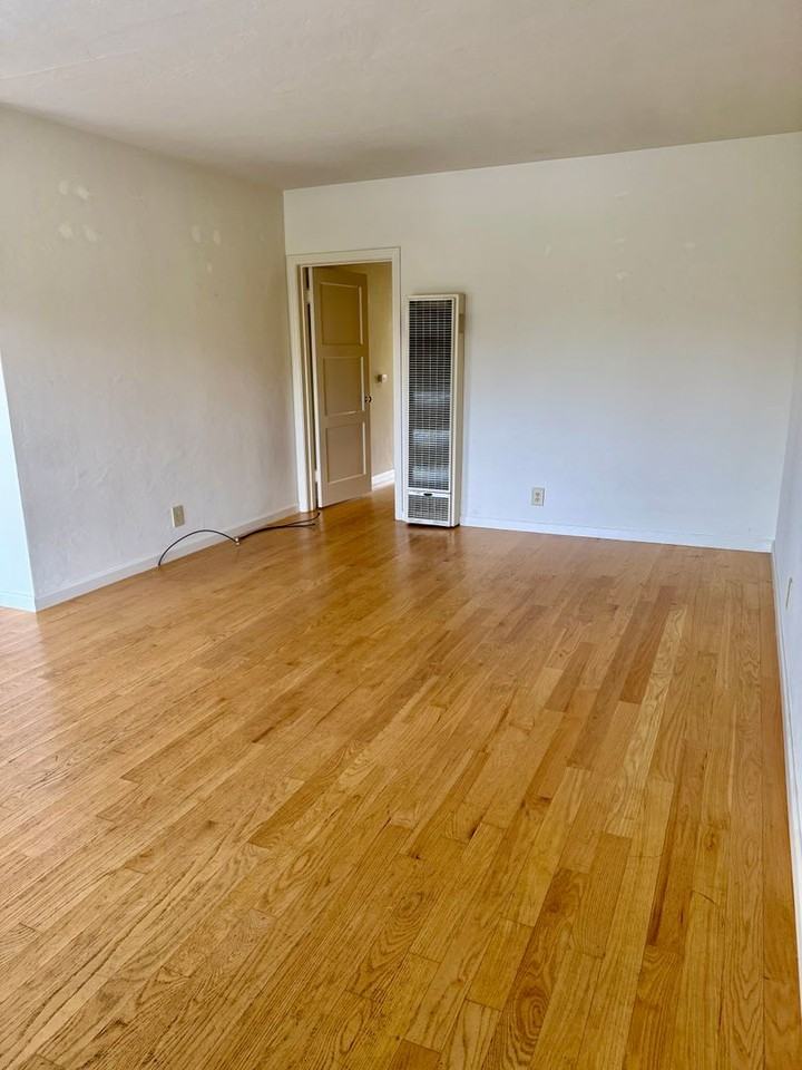 5712 J St - Photo 4 of 15