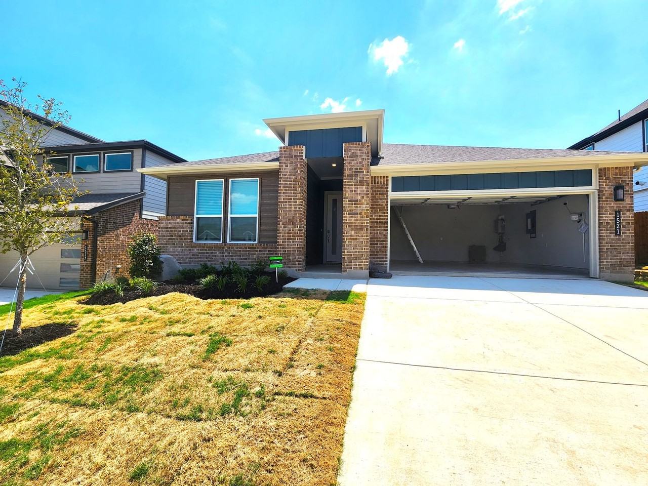 1521 Razorbill Rd - Photo 2 of 34