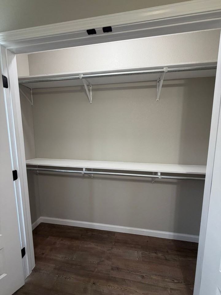 906 Moxley Dr - Photo 5 of 30