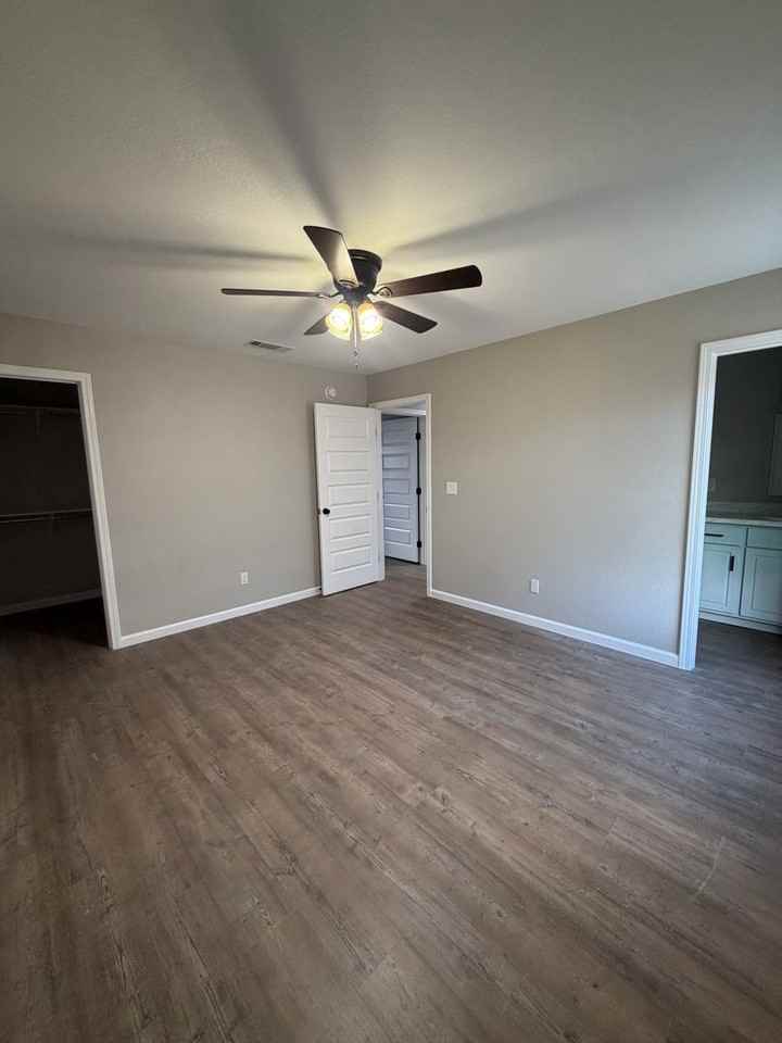 906 Moxley Dr - Photo 6 of 30