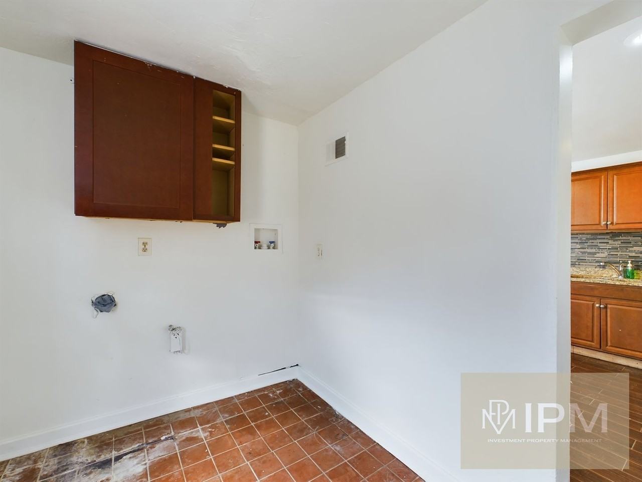 228 S Penn St - Photo 7 of 21