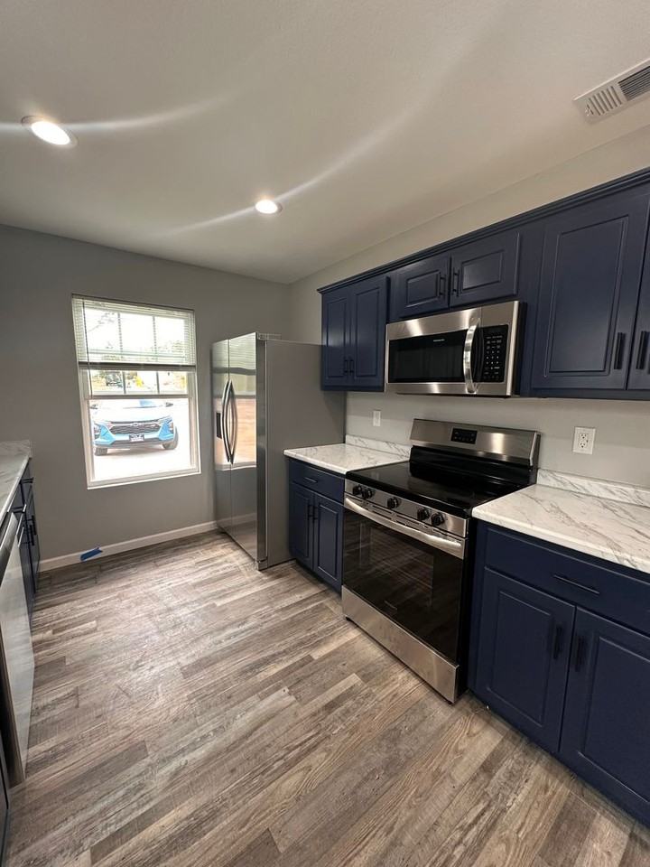 904 Moxley Dr - Photo 2 of 31