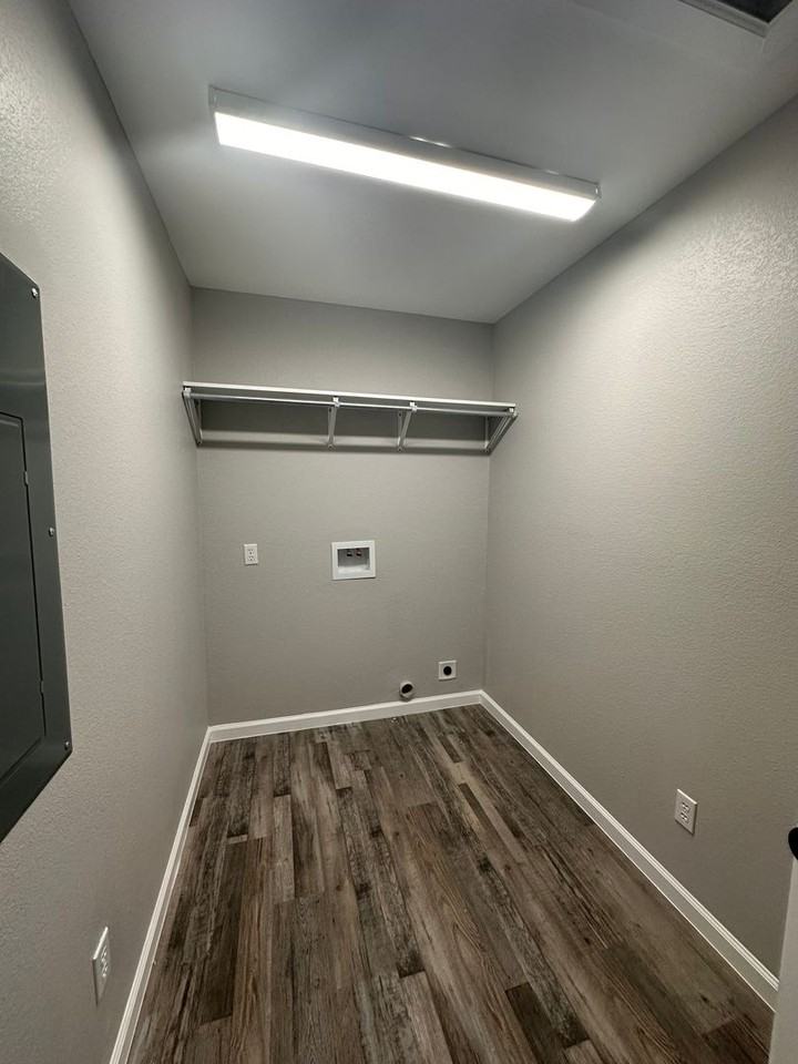 904 Moxley Dr - Photo 4 of 31