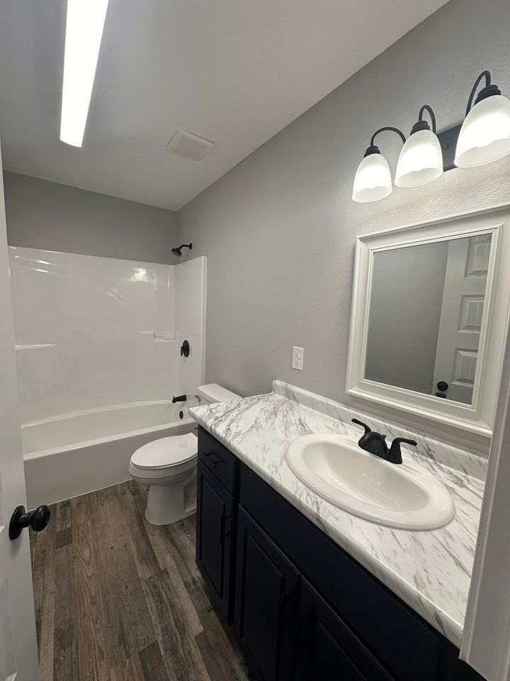 904 Moxley Dr - Photo 5 of 31