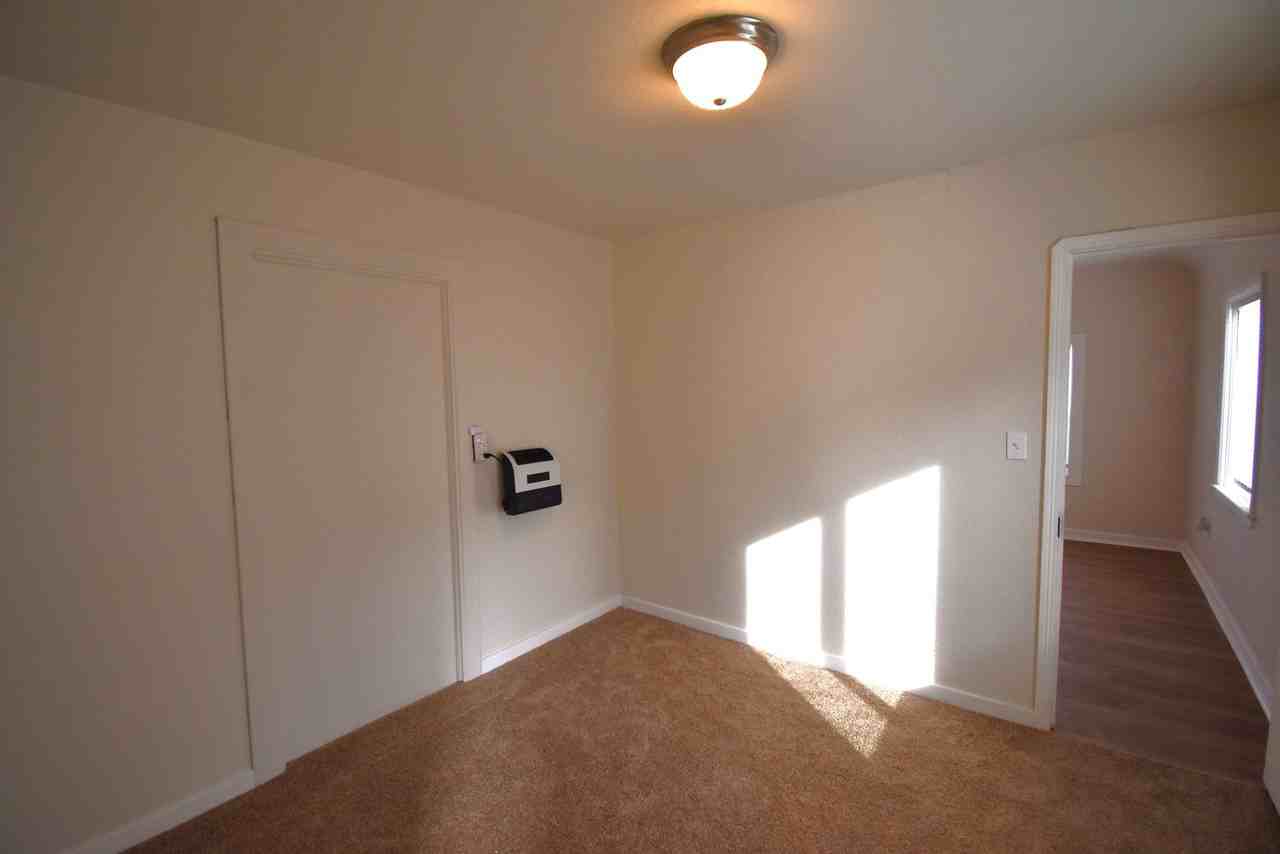 320 S Main St - Photo 5 of 15