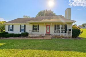 featured image of 1011 Green Acres Rd