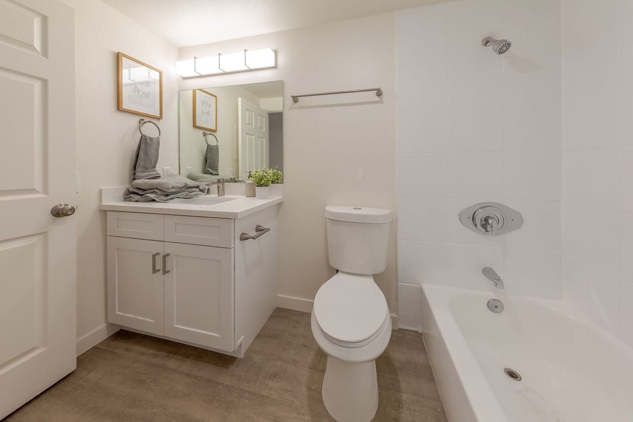 938 N. Fig - Photo 2 of 8