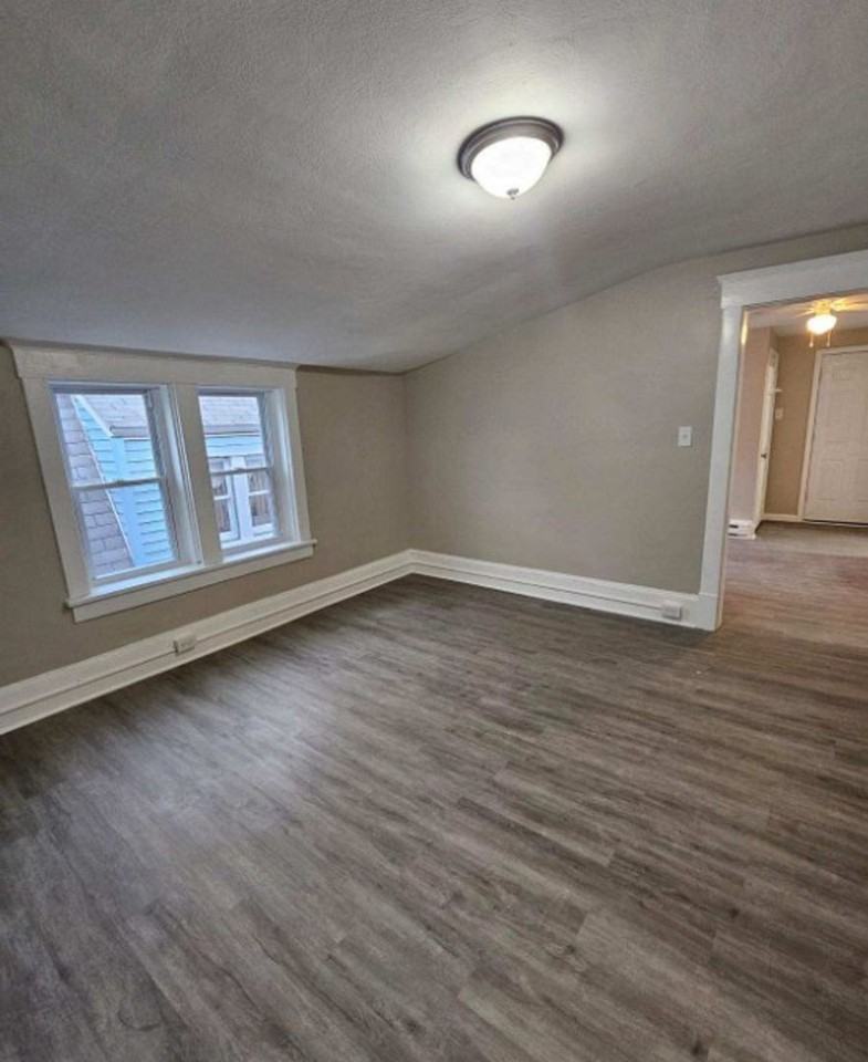 273 New Hancock St - Photo 3 of 5