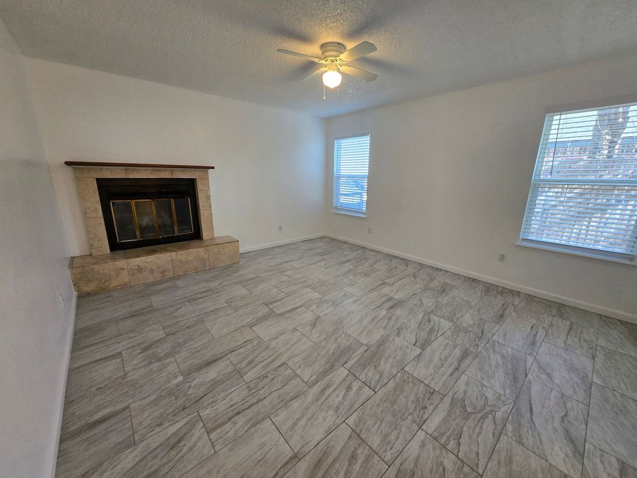 4104 Pawnee Dr Apt B - Photo 2 of 16