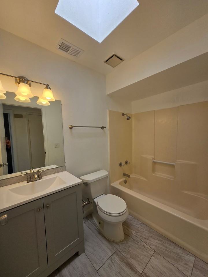 4104 Pawnee Dr Apt B - Photo 5 of 16