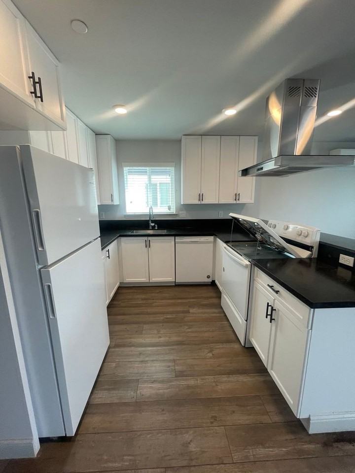 1540 B Street - Photo 4 of 25