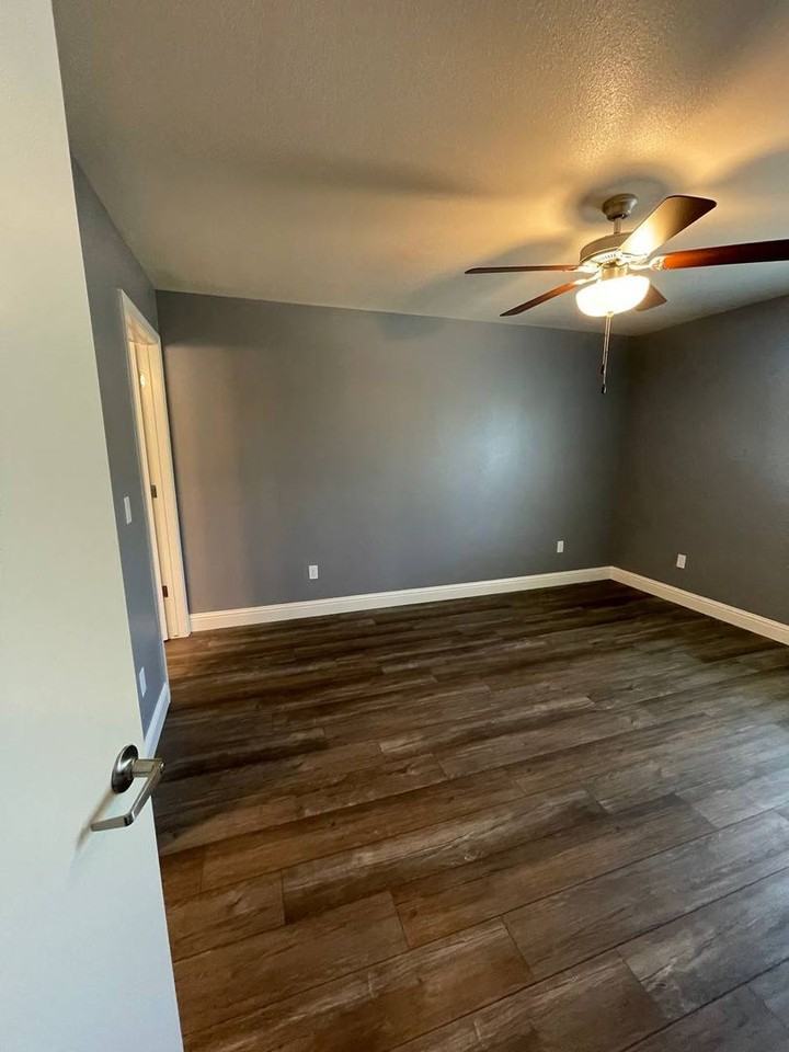 1540 B Street - Photo 5 of 25