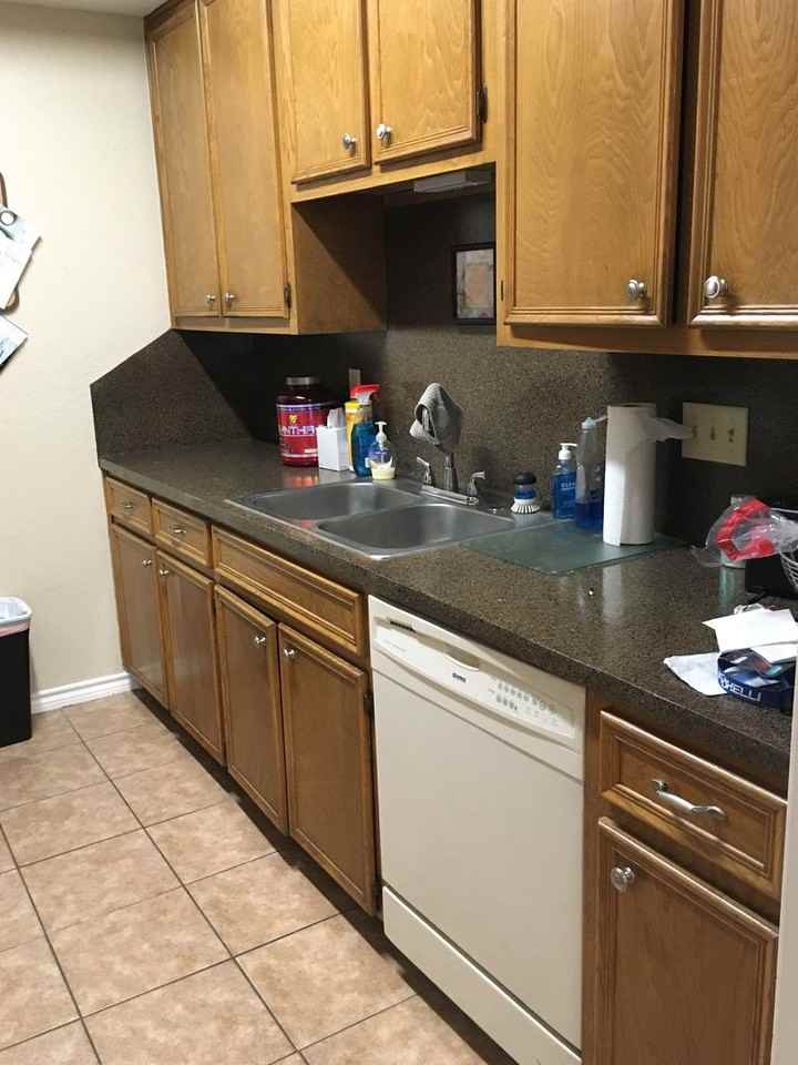 Classic Hyde Park 2 Bed Apartment - Photo 2 of 11