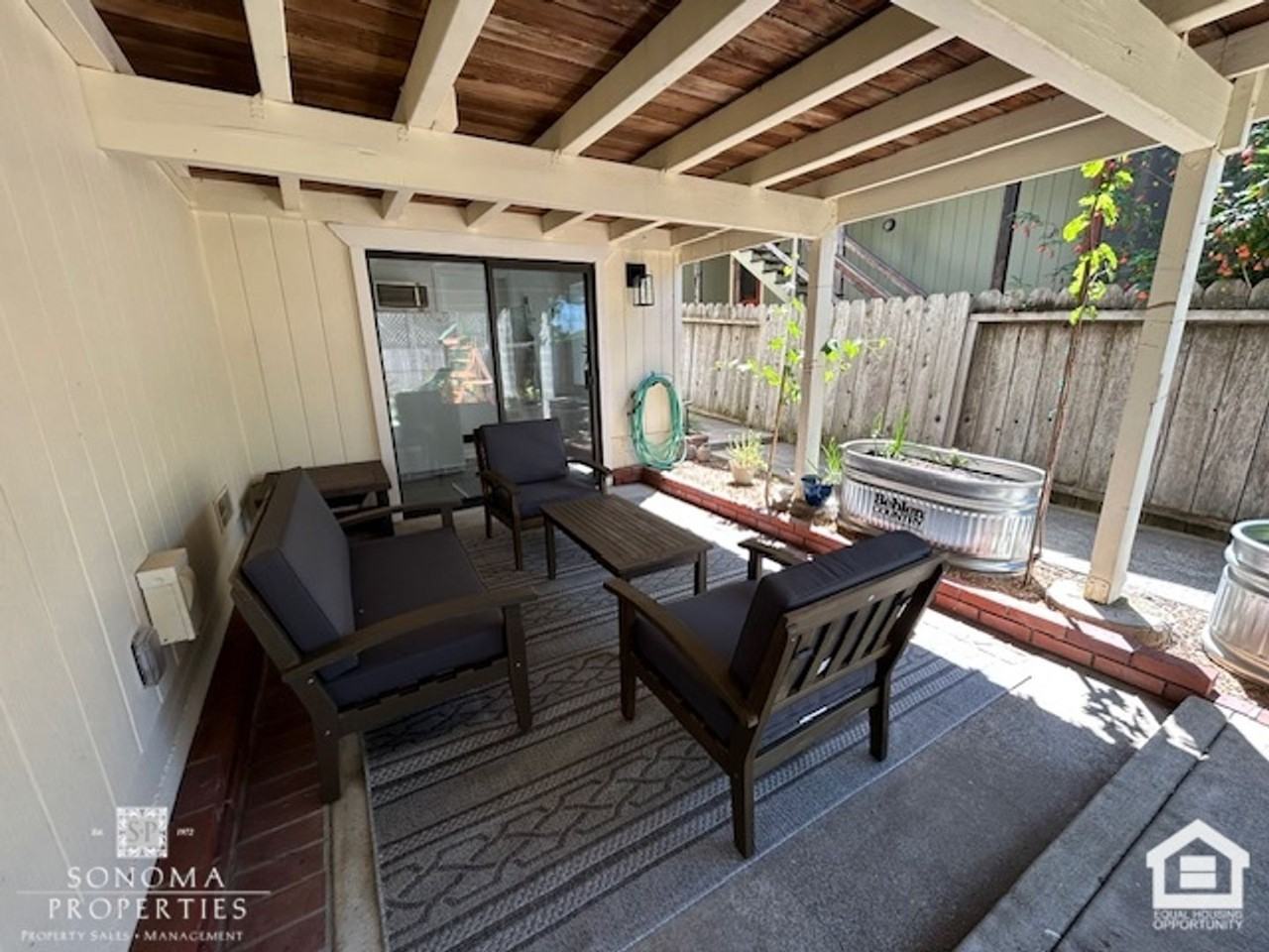 897 Los Robles Dr - Photo 2 of 17