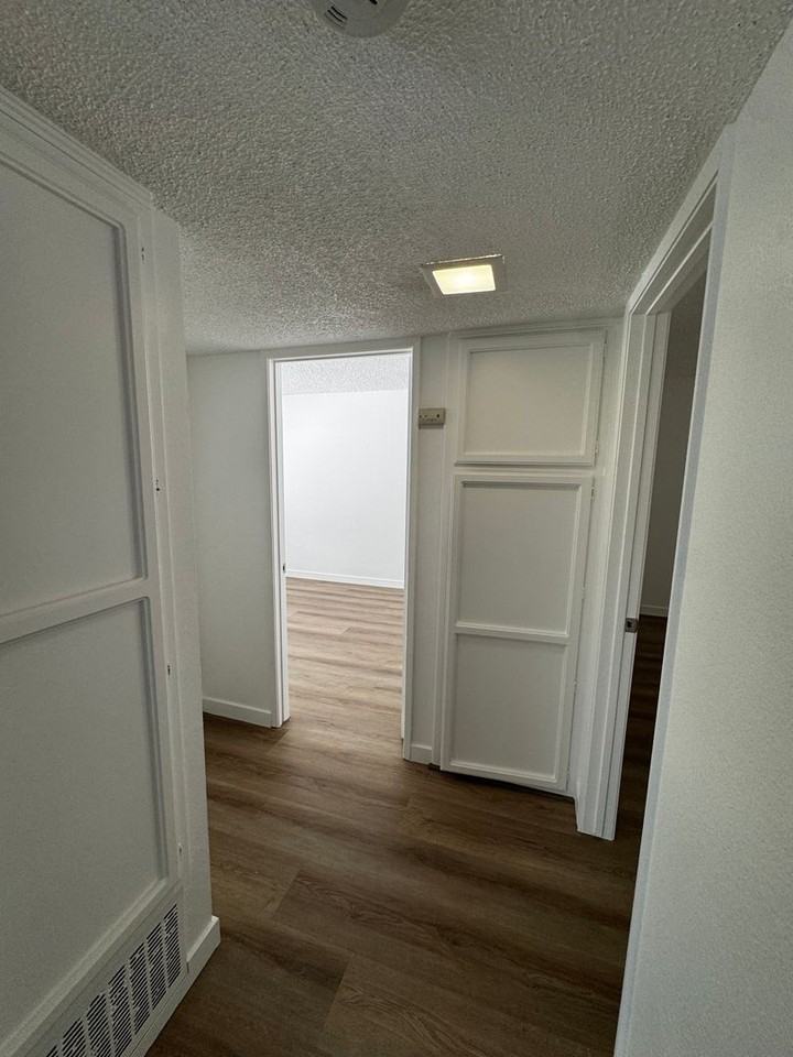 1995 Maple Ave - Photo 6 of 9