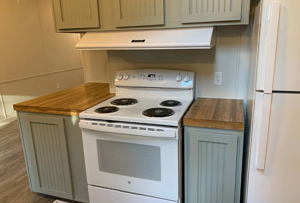 215 E 48th St - Photo 6 of 14