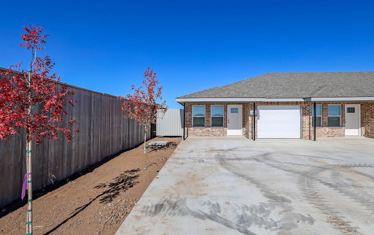 10524 Tierra Santa Drive - Photo 2 of 17