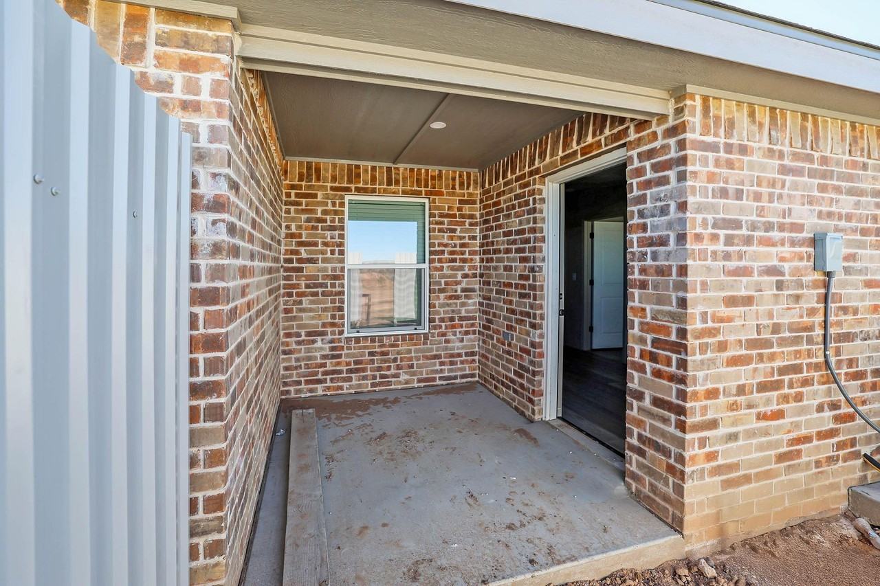 10524 Tierra Santa Drive - Photo 3 of 17