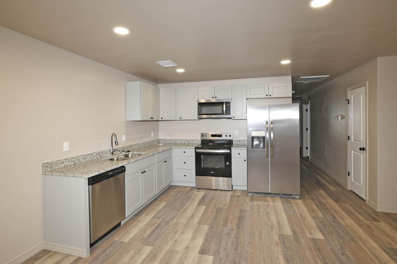 10524 Tierra Santa Drive - Photo 5 of 17