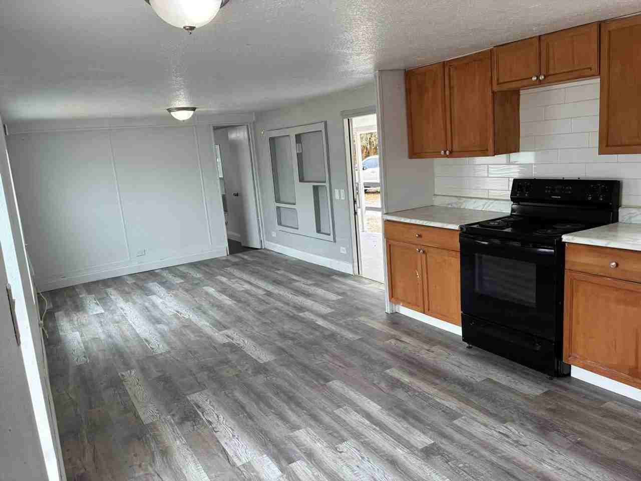 1025 W Socrum Loop Rd - Photo 3 of 12