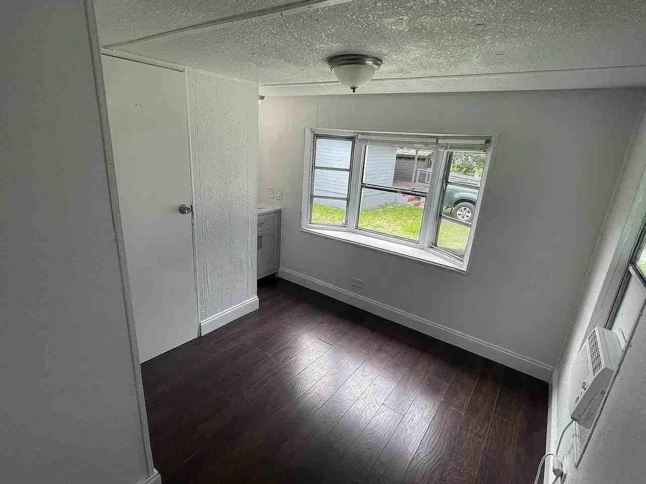 1025 W Socrum Loop Rd - Photo 7 of 12