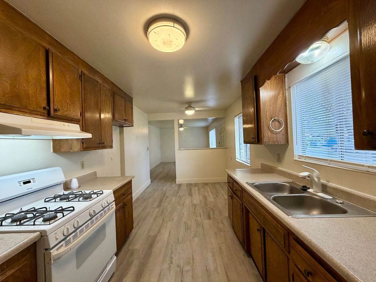 2116 Phobos Ct - Photo 5 of 21