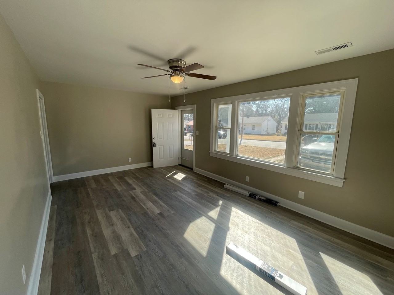 512 Macon St S - Photo 3 of 16