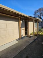 featured image of 214 Oak St #B