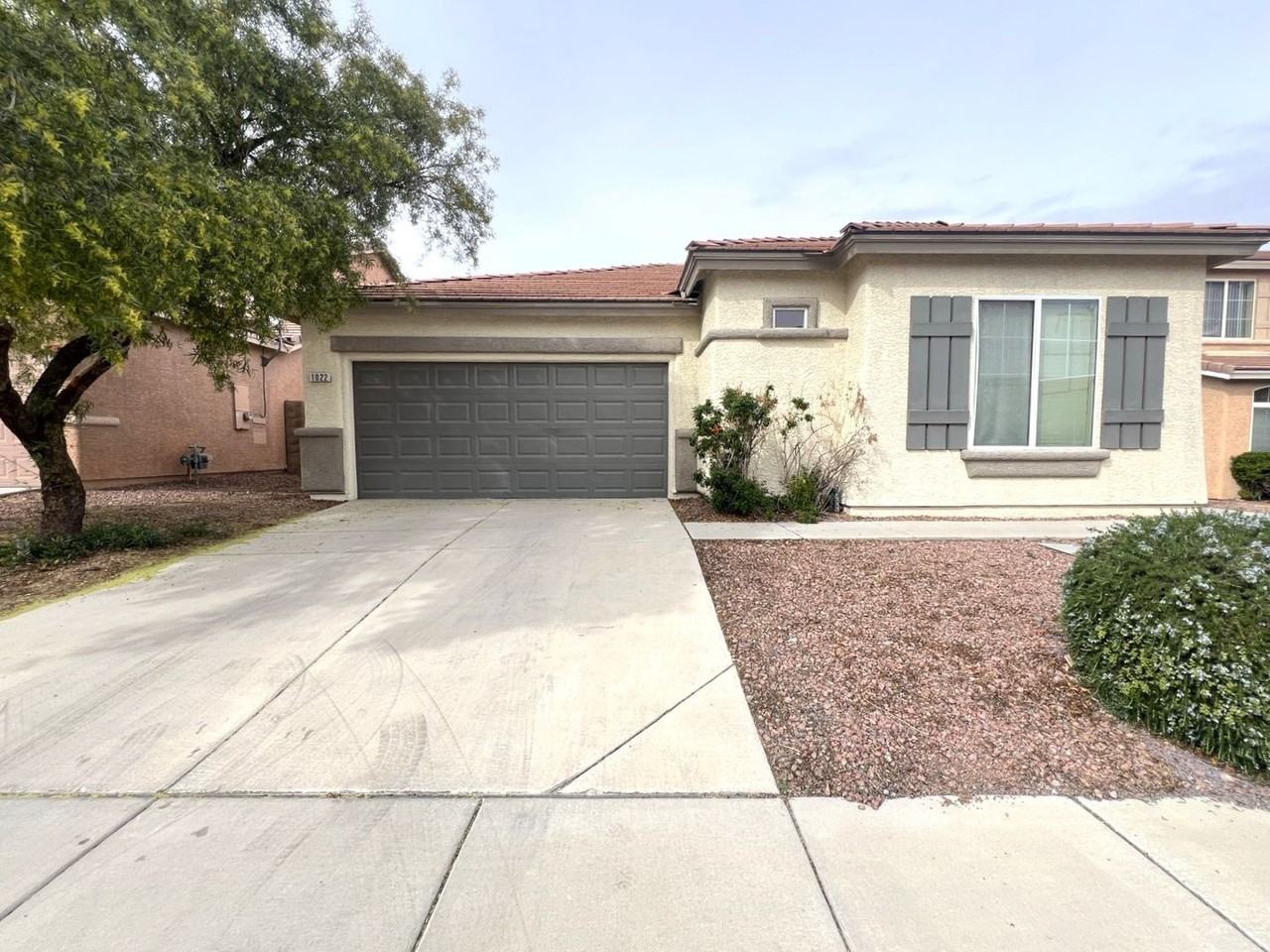 1022 Pecos River Ave - Photo 4 of 50