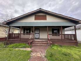 1304 Avenue G - Photo 1 of 1