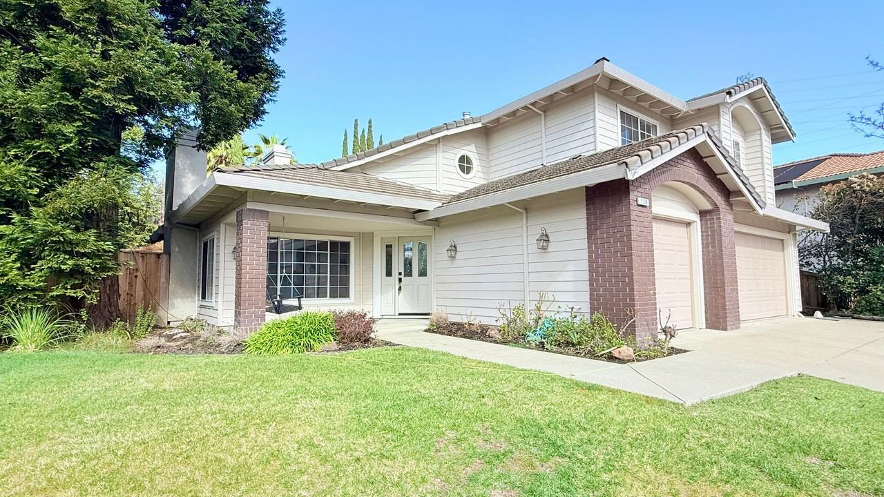 120 Wales Ct - Photo 3 of 50