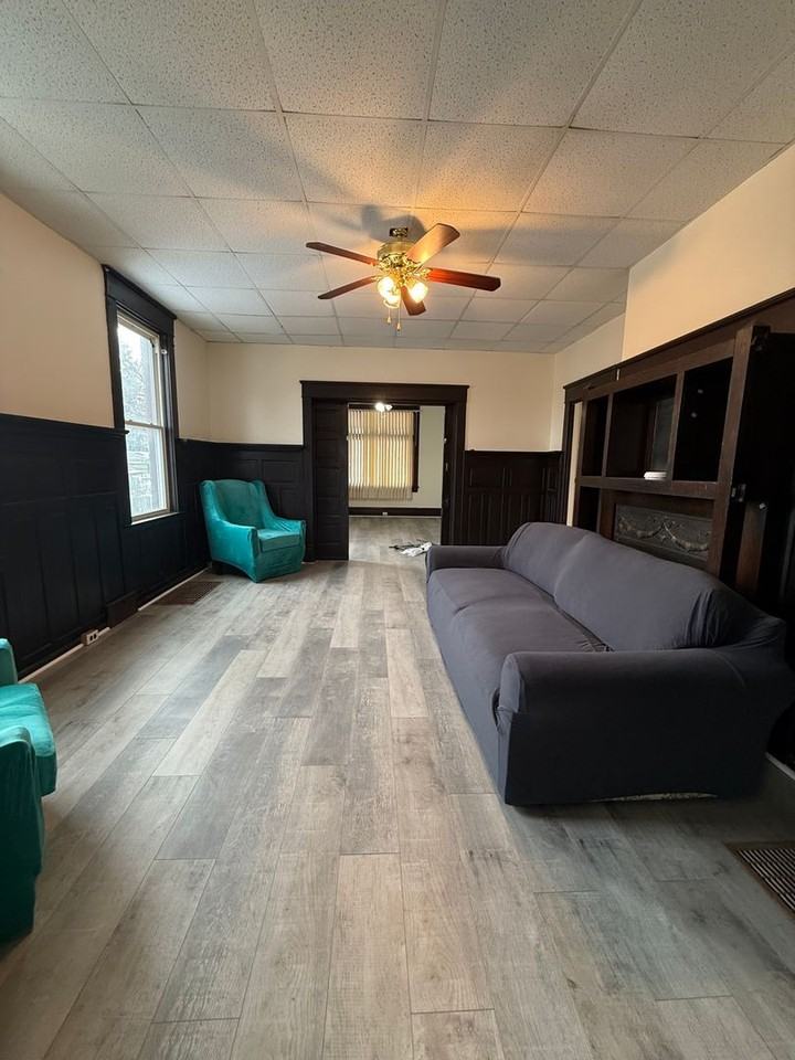 2405 Jenny Lind St - Photo 3 of 9