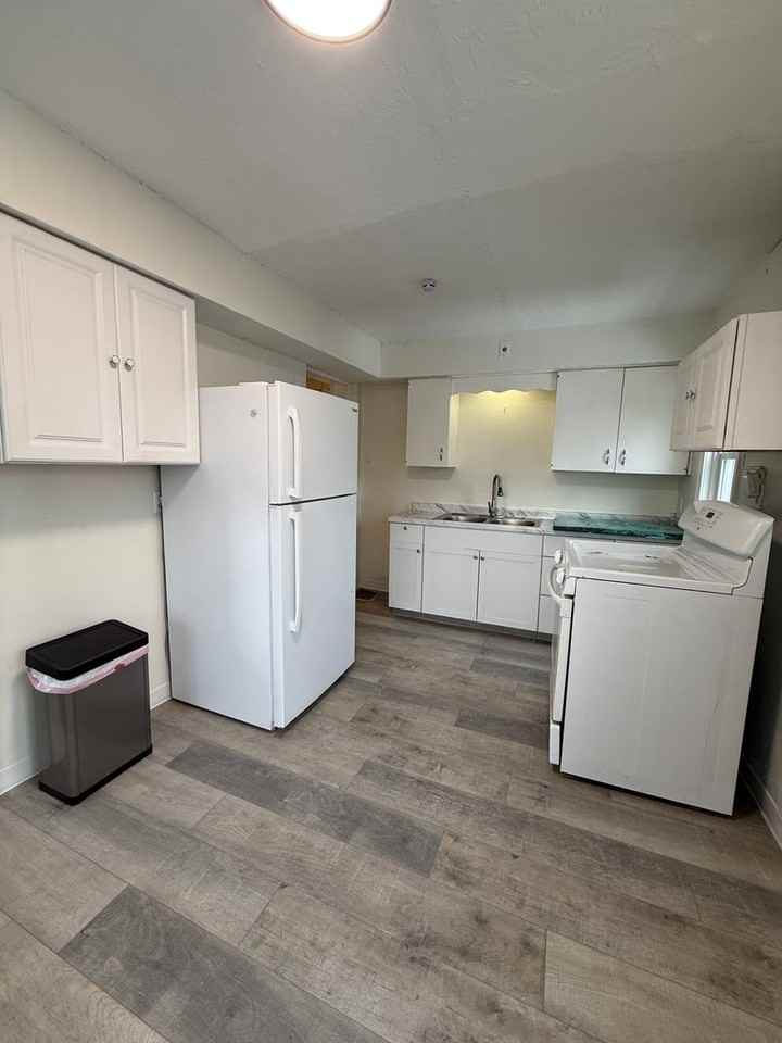 2405 Jenny Lind St - Photo 4 of 9