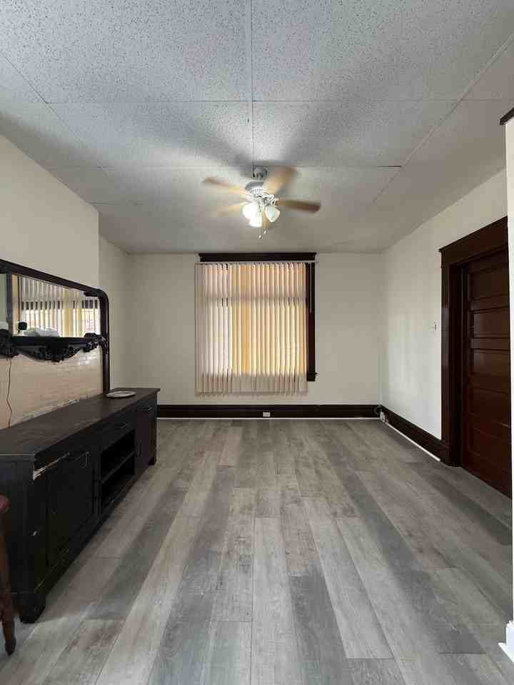 2405 Jenny Lind St - Photo 7 of 9