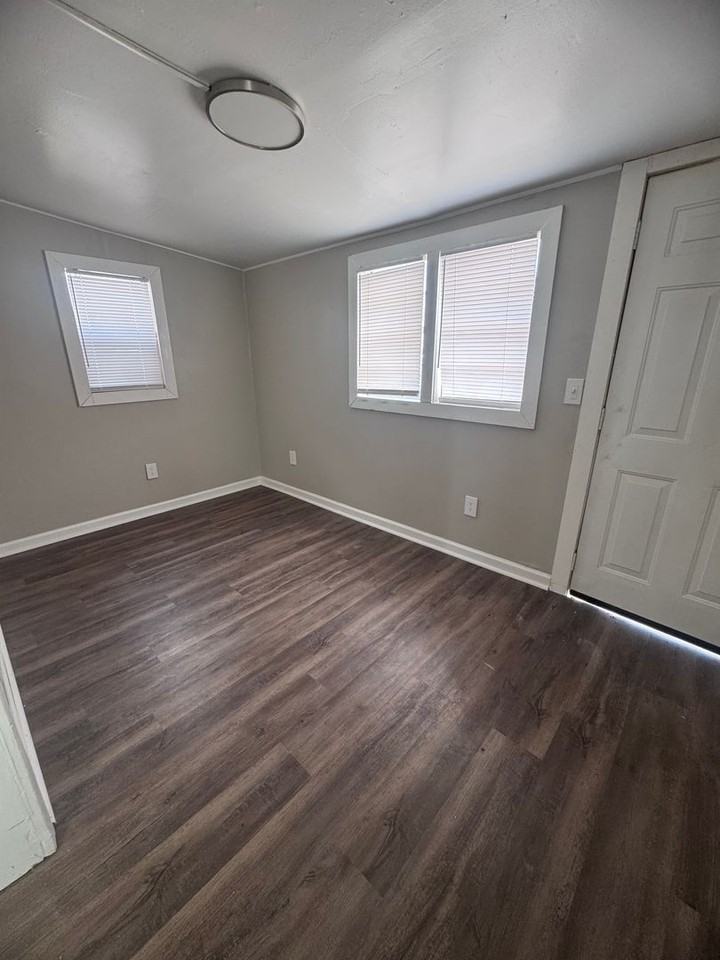 3409 S Polk St - Photo 2 of 6