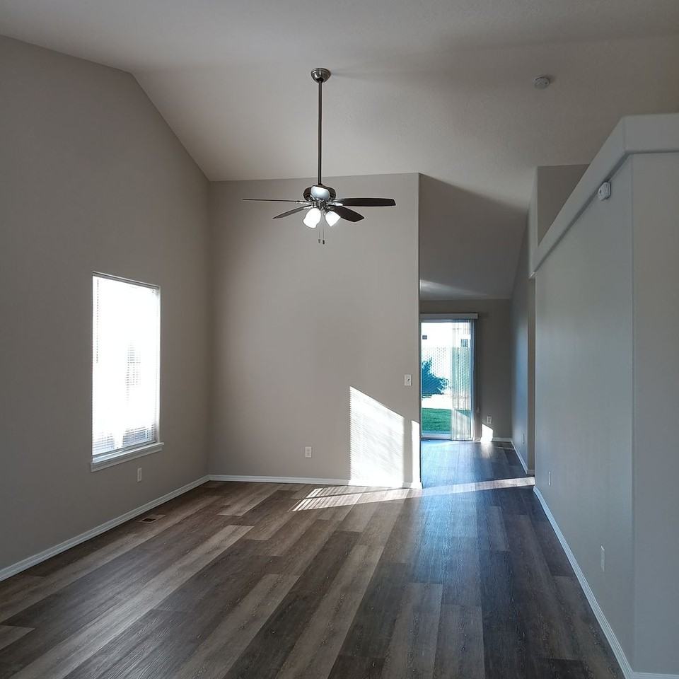 804 Griffin Dr - Photo 3 of 22